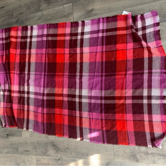 Aeropostale Plaid Scarf - Picture 7 of 7